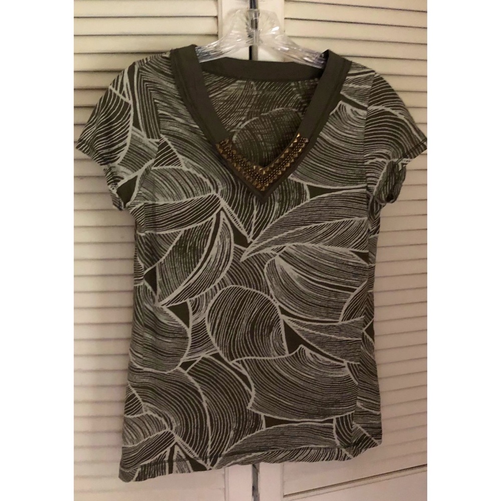 Calvin Klein V Neck Short Sleeve T Shirt with Metal Accents SP